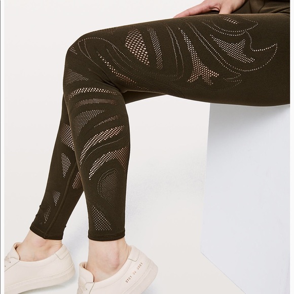 Lululemon Reveal Tight 7/8 - Picture 3 of 6